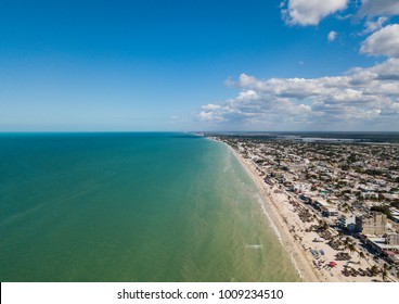 Aerial View Progreso Beach North Yucatan Stock Photo 1009234510 ...