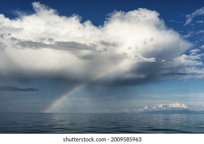 空 虹 海 の写真素材 画像 写真 Shutterstock