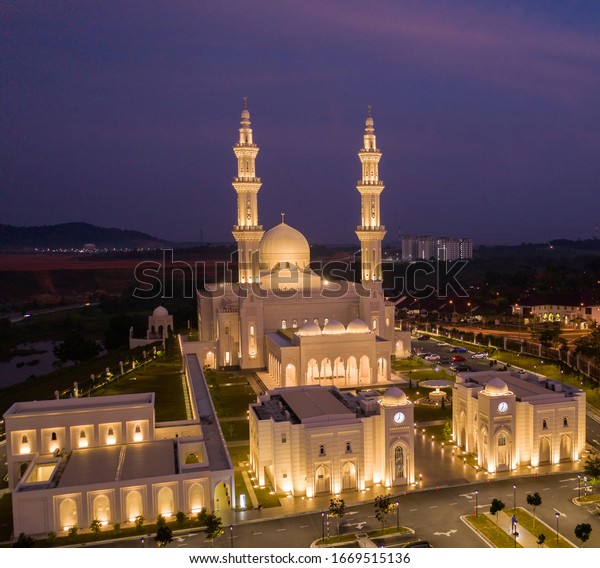 Aerial View Sri Sendayan Mosque Seremba Stock Photo (Edit Now) 1669515136