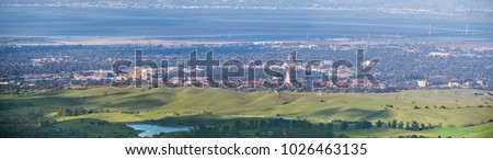 Aerial view of Stanford; Palo Alto, Menlo Park, Redwood City and the San Francisco bay shoreline in the background, Silicon Valley, California
