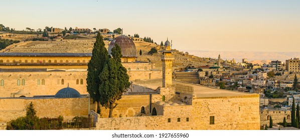 Aerial view of temple mount and wailing walls at old jersualem city, 