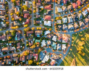 Vista aérea de un suburbio típico en Australia