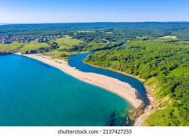 517 Veleka Beach Images, Stock Photos & Vectors 