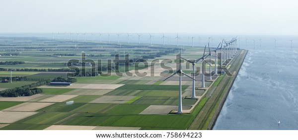 ウルクの町の近くにあるオランダのノールドストポルダー フレボランド Ijッセルミアーのウィンドパーク ウェスターマーウィンドの空撮 の写真素材 今すぐ編集