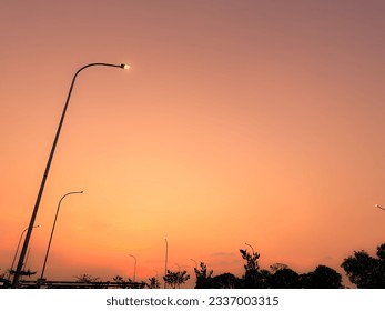 Cielo anaranjado estético antes