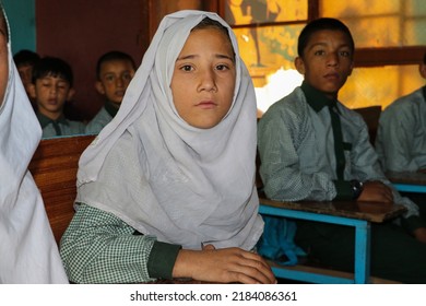 Afghan Girl Back School Student Girl Stock Photo 2184086361 | Shutterstock