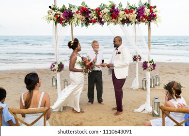 African American couple&#39;s wedding day
