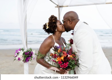 African American couple&#39;s wedding day