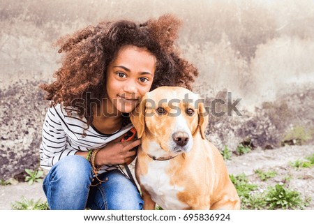 Similar – Foto Bild Hübscher schwarzer Hund mit brauner Zeichnung schaut zur Seite