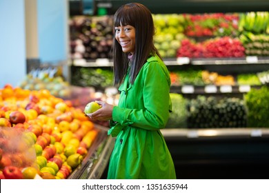 189,842 Woman with fruits and vegetables Images, Stock Photos & Vectors ...