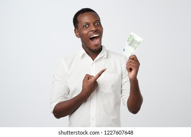 1,103 African receiving money Images, Stock Photos & Vectors | Shutterstock