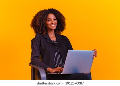 109,694 Professional lady with laptop Images, Stock Photos & Vectors ...