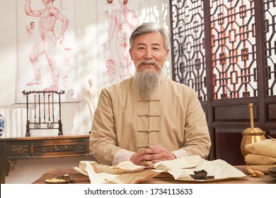 After The Old Chinese Medicine Medicine Desk Portrait