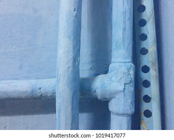 Aged material wall