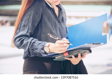 Agenda Of Planner Woman Schedule And Organize Appointment 2020Calendar Event. Smart Business Woman Note And Schedule To Set Timetable Organize Schedule. Woman Hands Writing On Agenda.Timeline Concept