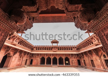 Agra Fort built by Mughal Emperor Akbar, Historic red sandstone fort of medieval India, Agra Fort is a UNESCO World Heritage site in the city of Agra, Uttar Pradesh, India.
