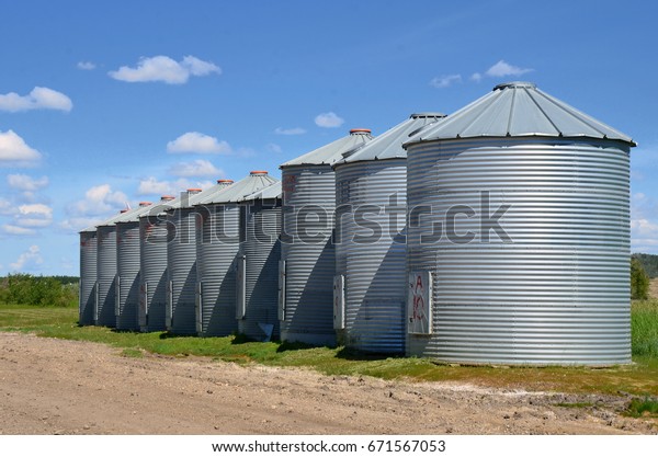 Agricultural Storage\
Bins