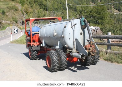 Agricultural Vehicle With Slurry Tank