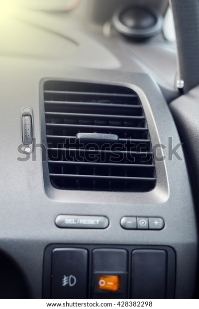 Air conditioner in car with gradient filter,Interior\
console front in car