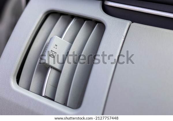Air flow vent in a\
vehicle