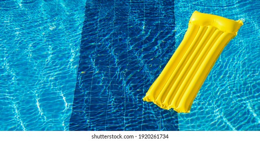 37,690 Objects Floating In Water Stock Photos, Images & Photography ...