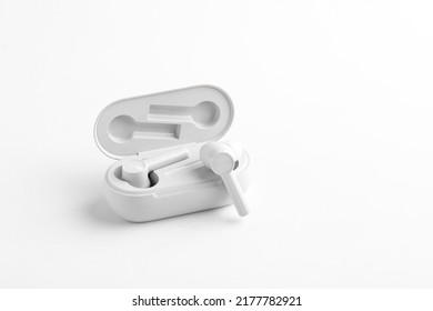 Air Pods Or Ear Bud With Wireless Charging Case.
