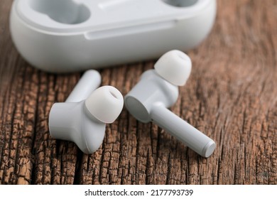 Air Pods Or Ear Bud With Wireless Charging Case.