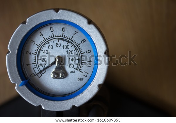 Air pressure gauge\
(bike pump manometer)