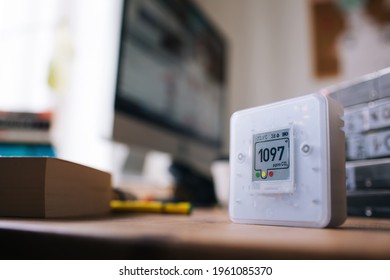 Air Quality Monitor. Healthy Work Environment. Work From Home Air Quality Sensor. Control Proper Ventilation In Your Environment. CO₂ Levels Airflow In The Room. Carbon Dioxide Levels And Airflow