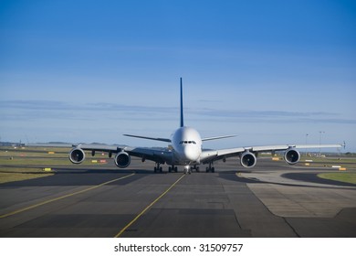 Airbus A380 Taxiing