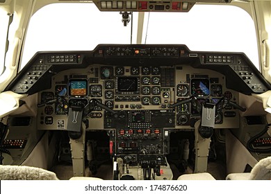 4,060 Instrument panel airplane Images, Stock Photos & Vectors ...