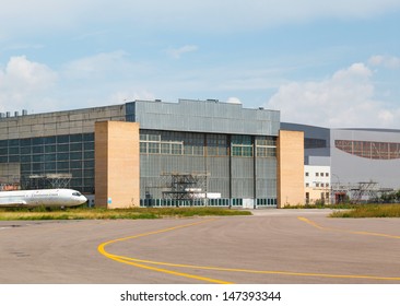 14,461 Airport hangar Images, Stock Photos & Vectors | Shutterstock