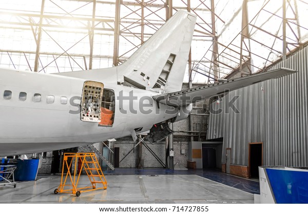 Aircraft Hangar Maintenance Plating Interior Tail Stock