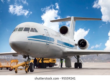 Aircraft Maintenance People During Refueling