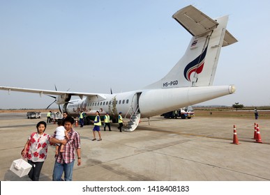 airplane-bangkok-airways-sukhothai-airport-260nw-1418408183.jpg