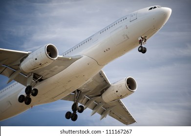 Airplane Before Landing In Vancouver(Airbus A330)