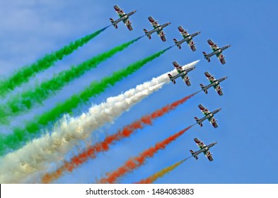 Airplanes Flying V Formation Performing On Stock Photo 1484083883 ...