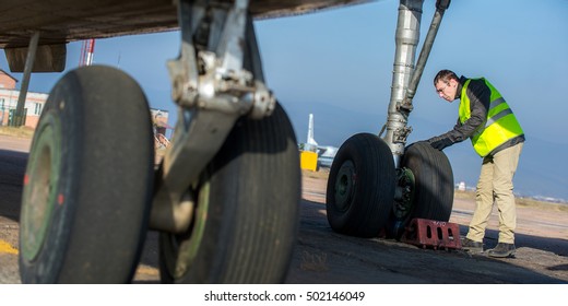 1,479 Chassis Ground Images, Stock Photos & Vectors | Shutterstock