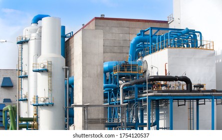 Lufttrennwerk zur Herstellung von Industriegasen, blaue Rohre
