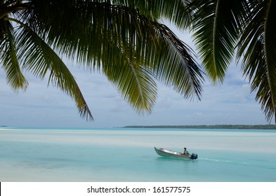 AITUTAKI - SEP 19 2013:Fisherman Going Fishing On A Fishing Boat. Cook Islands Exclusive Economic Zone Territorial Waters Stretches For Nearly 2 Million Square Km (772,395 Sq)