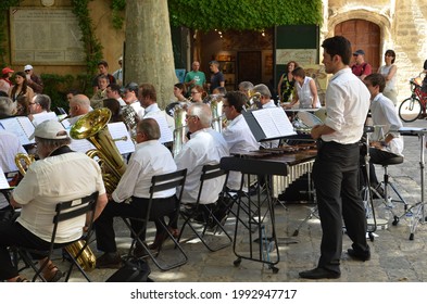 Aix En Provence, France - 06 08 2014: Outdoor Orchestra Concert  Played On A Square Of Old City Of Aix-en-Provence During Summer Music And Opera Festival