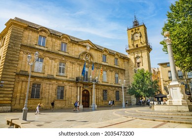 Aix En Provence, France - August 2020 : Place De L'Hotel De Ville, Square Of The City Hall In Aix En Provence