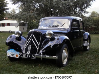 Aix-les-bains, France - August 29th 2010 : Public Exhibition Of Classic Cars. Focus On A Black Citroën Traction Avant.