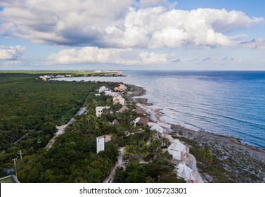 Akumal Bay Caribbean Beach In Riviera Maya. Aerial View Of Sea Side Beach. Top View Aerial Video Of Beauty Nature Landscape With Tropical Beach In Akumal, Mexico. Caribbean Sea, Coral Reef, Top View