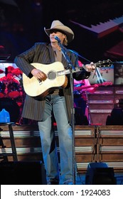 Alan Jackson In Concert 7