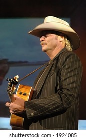 Alan Jackson In Concert 8