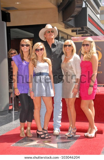 Alan Jackson Wife Denise Daughters Mattie Stock Photo (Edit Now) 103046204