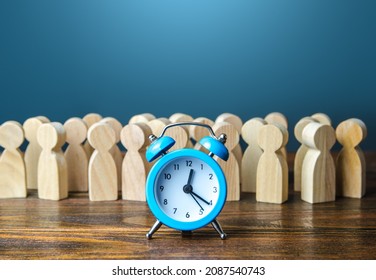 Alarm Clock And A Crowd Of People. Time Management. Hourly Wages, Strict Work Limits And Break Time. Planning And Forecasting. Employee Performance Monitoring System, Organization Of Business