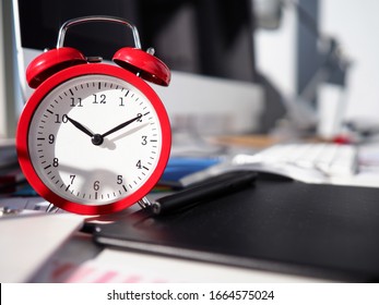 Alarm Clock Is On Desktop, Close-up Watch Dial. Optimal Allocation Resources To Achieve Your Goals. Deadlines. Time Management Process. Tactical And Strategic Planning. Regular Timer Reminder