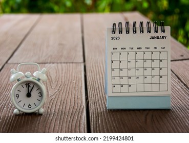 5 Lunch Time 1pm Images, Stock Photos & Vectors | Shutterstock